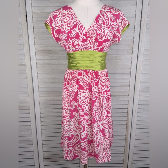 DONNA MORGAN Silk Midi Dress Pink/White Paisley Print with Green Accents-2 - Picture 1 of 4
